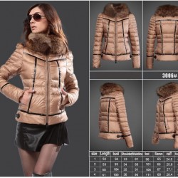 Dam Moncler Dunjacka with raccoon Jacka Krage light tan